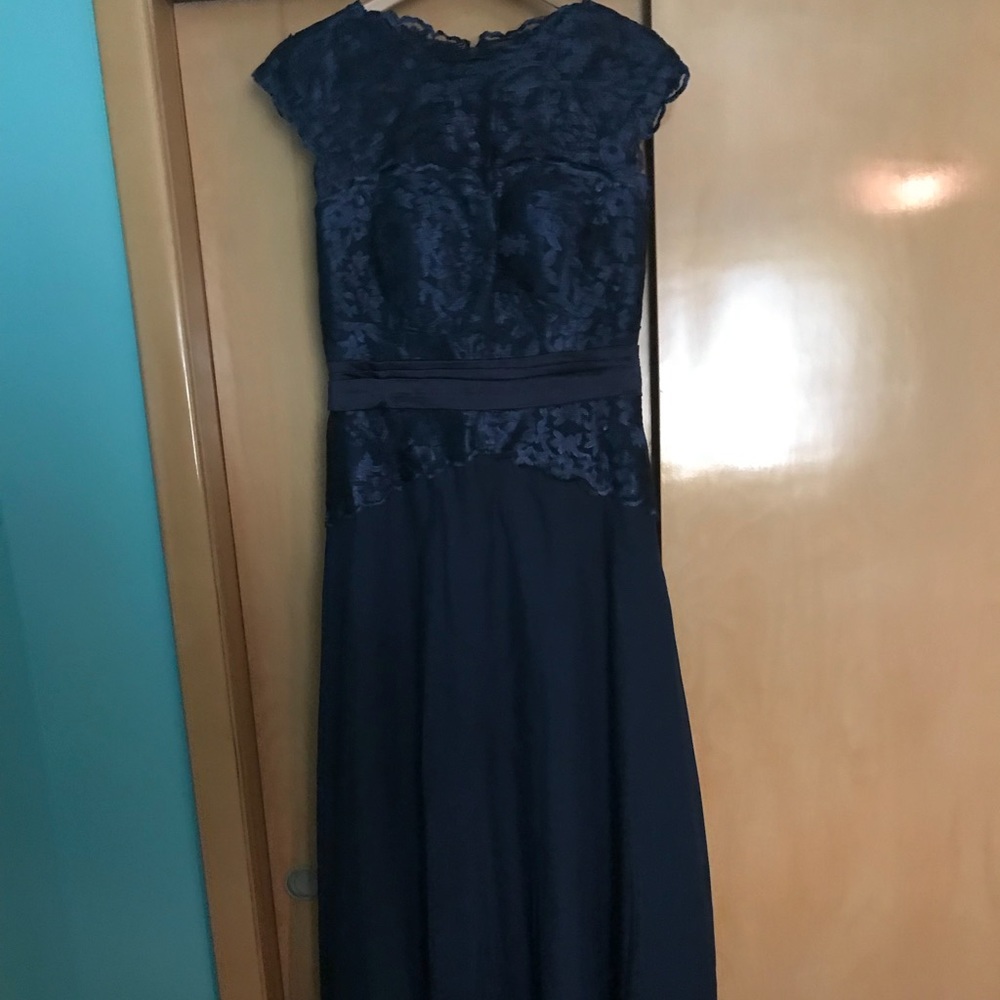 New Without Tags navy blue cap sleeve gown size 10